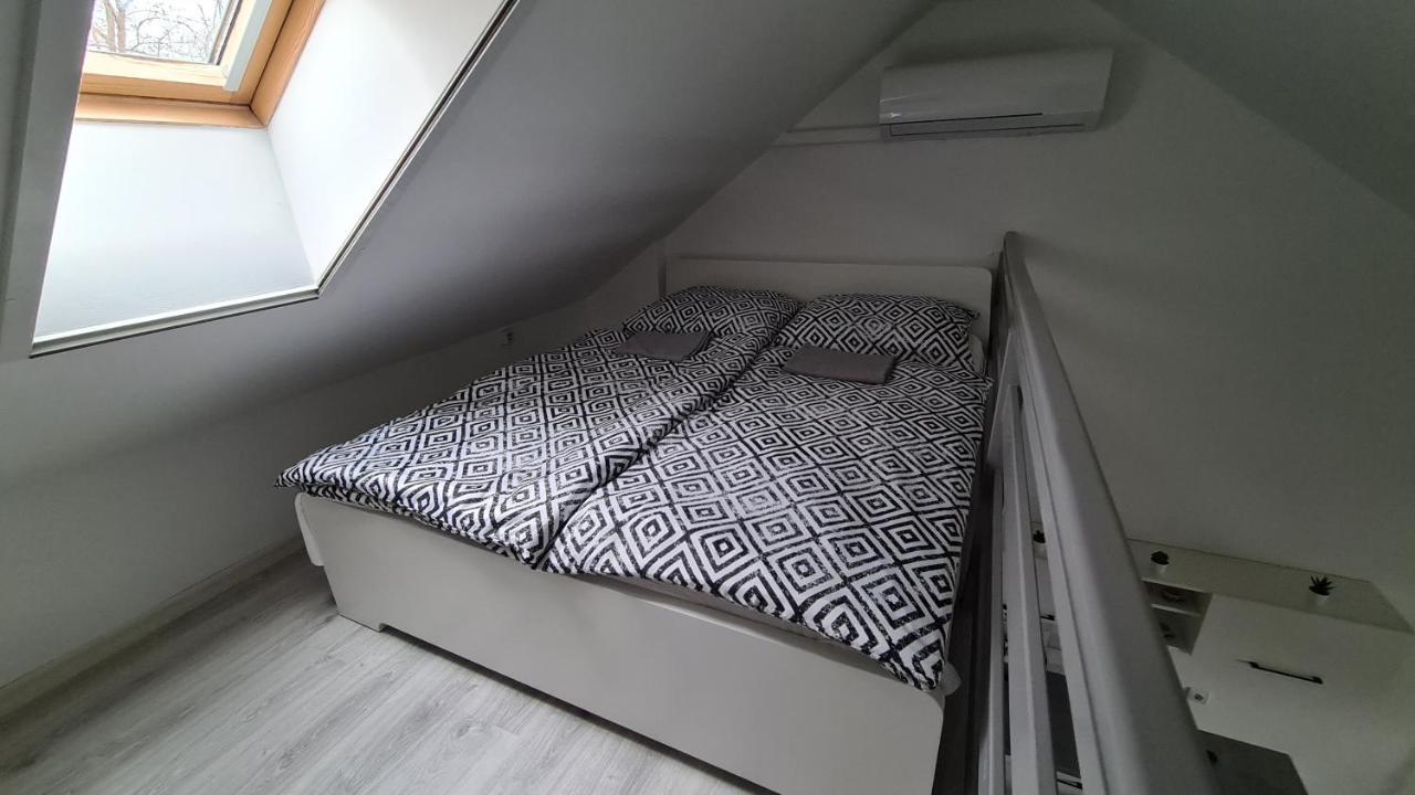 Gyulai-Fuerdo-Apartman Ii. Εξωτερικό φωτογραφία